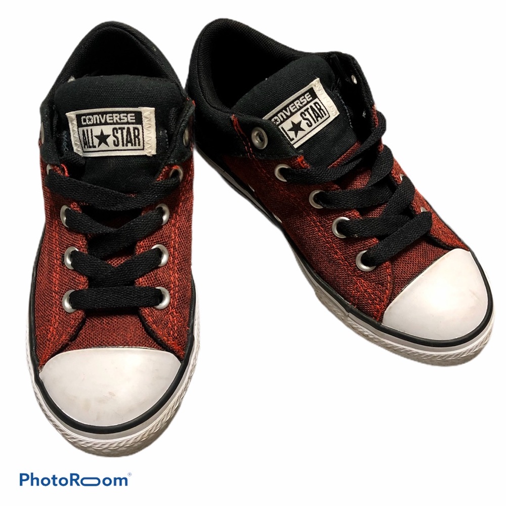 Converse all stars low tops black red size 2